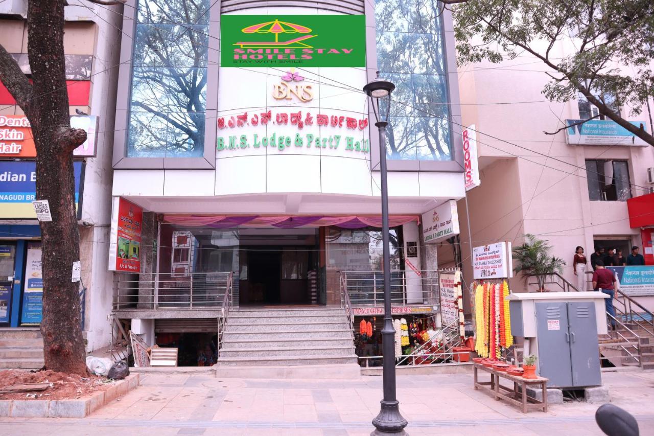 Smilestay Bns Lodge Bangalore Esterno foto