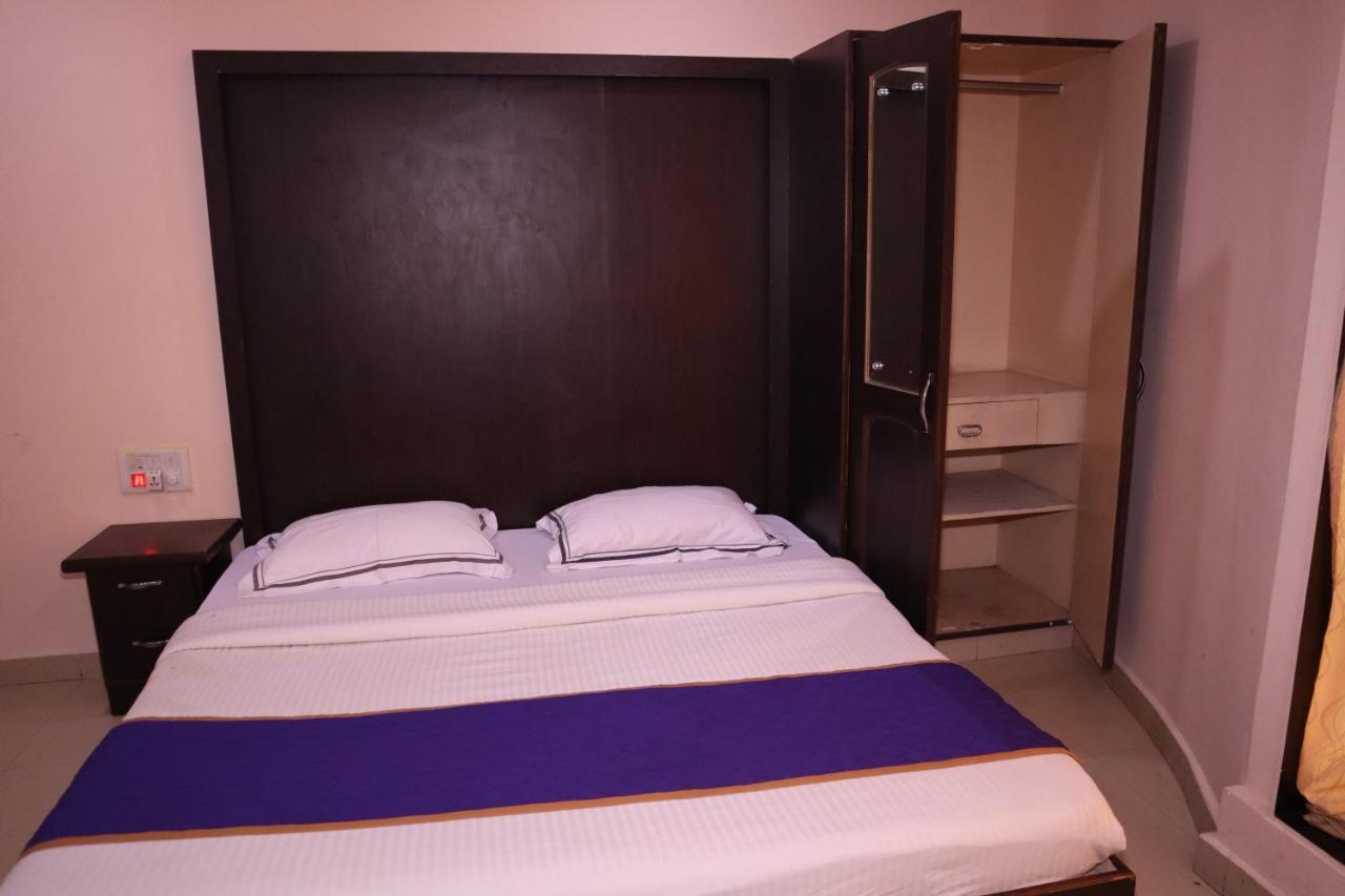 Smilestay Bns Lodge Bangalore Esterno foto
