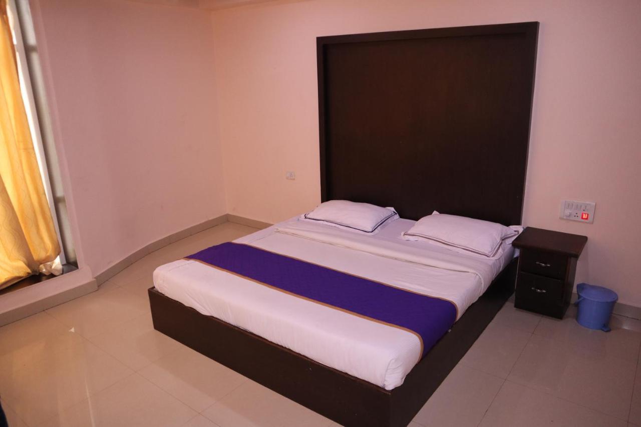 Smilestay Bns Lodge Bangalore Esterno foto
