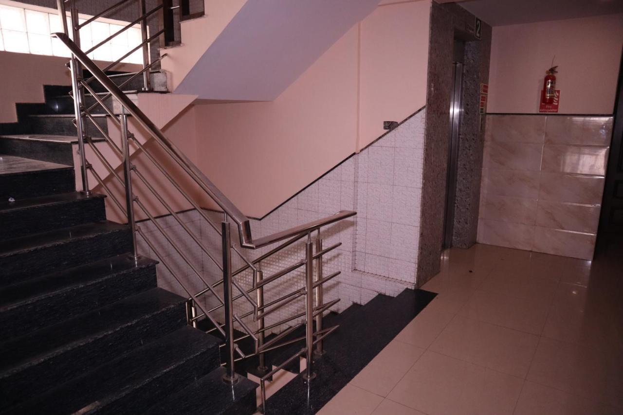 Smilestay Bns Lodge Bangalore Esterno foto